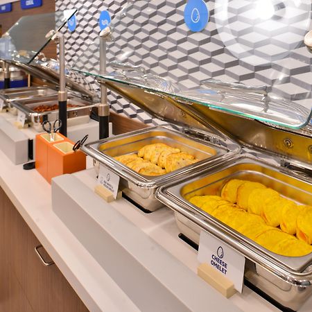 ホリデイ イン エクスプレス&スイーツ プラットヴィル Platteville エクステリア 写真